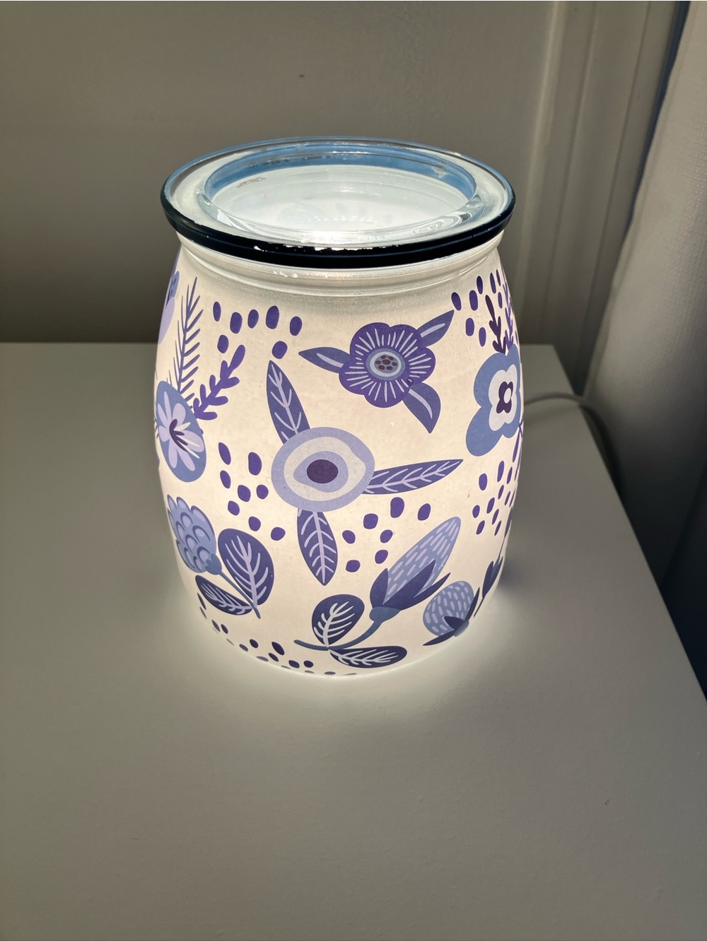 Scentsy Hope Blooms wax warmer